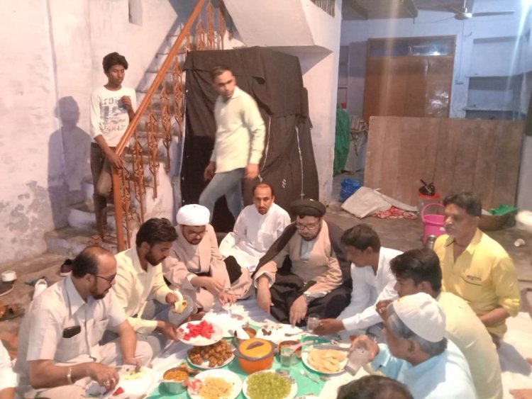 वाराणसी में भी रोजा अफ्तार का दौर
