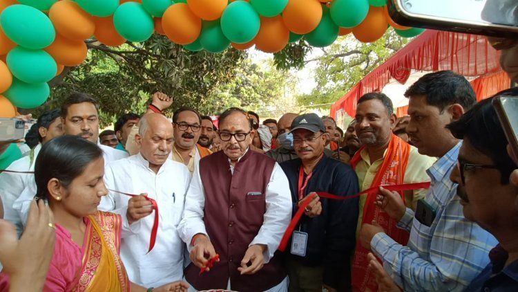 केंद्रीय मंत्री महेन्द्रनाथ पांडे ने किया चोलापुर स्वास्थ्य मेला का शुभारंभ
