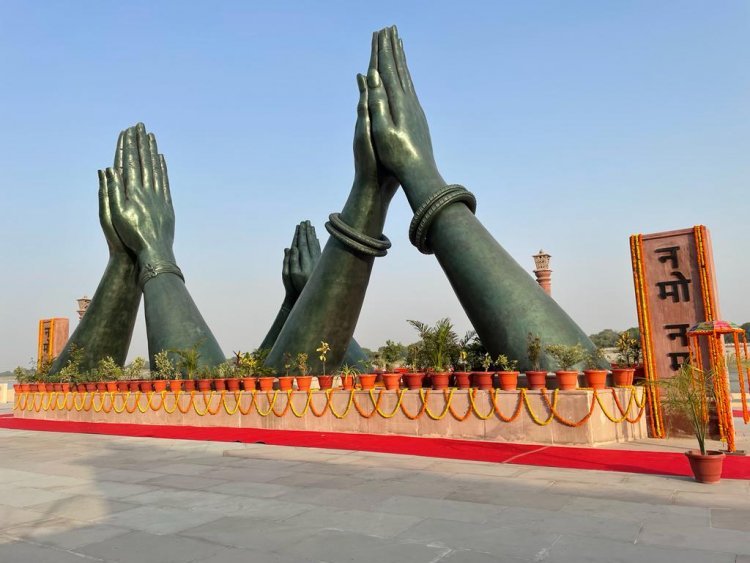 काशी में पीएम मोदी का दूसरा ड्रीम प्रोजेक्ट अंतरराष्ट्रीय स्तर का पर्यटन स्थल नमो (खिरकिया) घाट बनकर हुआ तैयार  ।    