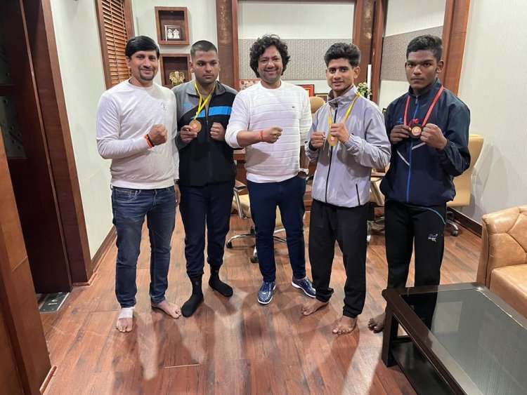 स्टेट मुक्केबाजी प्रतियोगिता में महादेव सूर्या विनायक बॉक्सिंग के खिलाड़ियों बने जीता स्वर्ण पदक