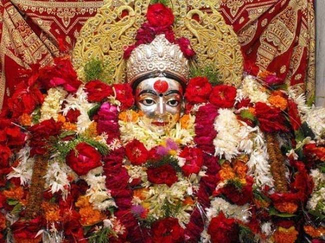 चैत्र नवरात्रि : दूसरे दिन ब्रह्मचारिणी देवी के दर्शन को उमड़े श्रद्धालु, संतान की कामना होती है पूरी