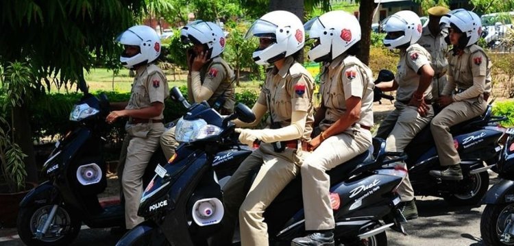 नोएडा: पेट्रोलिंग के लिए महिला पुलिस को दी गई 100 में से 58 स्कूटी गुम! RTI में हुआ बड़ा खुलासा