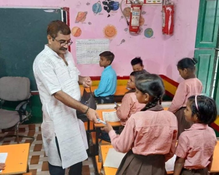 प्रधानमंत्री नरेंद्र मोदी के जन्मदिन के उपलक्ष्य में 75 दिवसीय वार्ड प्रवास कार्यक्रम का बारहवां दिन, राजघाट वार्ड में पूर्व मंत्री डा नीलकंठ तिवारी ने किया प्रवास