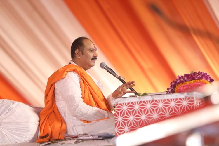 जब भी शिव के मंदिर जाएं भगवान शंकर के चौखट को लांघ कर ही जाएं- प्रदीप मिश्रा