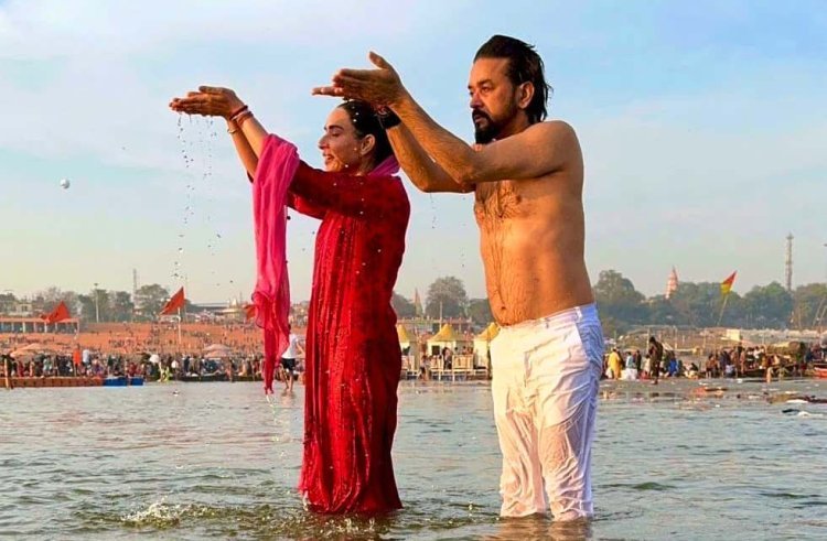 महाकुम्भ 2025: सांसद अनुराग ठाकुर ने पत्नी संग संगम में लगाई आस्था की डुबकी
